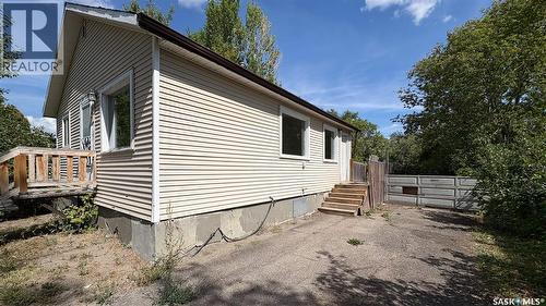 647 Robinson Street, Regina, SK - Outdoor