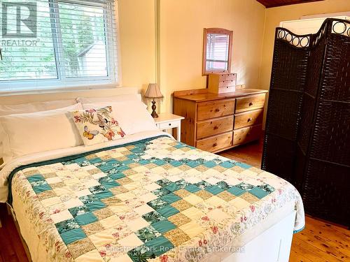 72 59TH STREET S , Wasaga Beach, Ontario L9Z 1V8 4