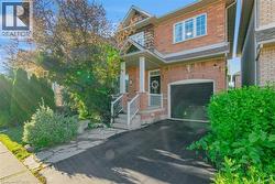 33 PANORAMA Way Stoney Creek, ON L8E 6C6