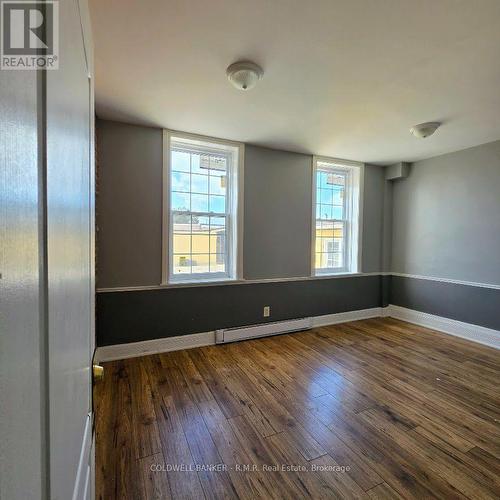 2 - 47 WILLIAM STREET N , Kawartha Lakes (Lindsay), Ontario K9V 3Z9 3