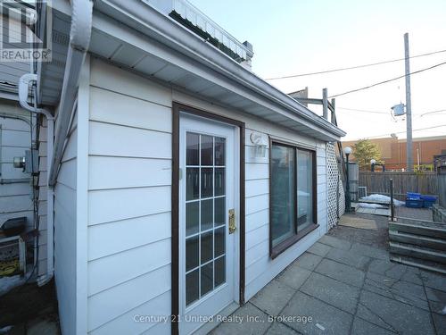 375A QUEEN STREET , Peterborough (Town Ward 3), Ontario K9H 3J7 4