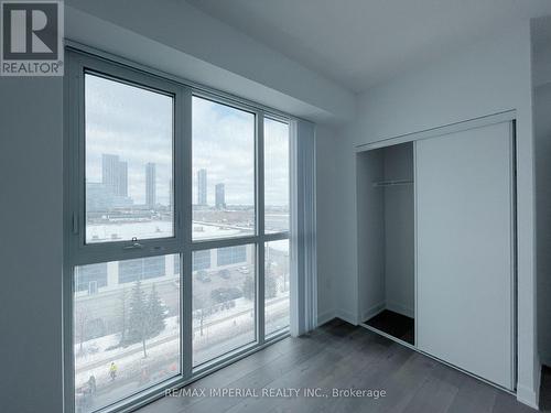 616 - 38 HONEYCRISP CRESCENT , Vaughan, Ontario L4K 0M7 3