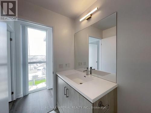 616 - 38 HONEYCRISP CRESCENT , Vaughan, Ontario L4K 0M7 5