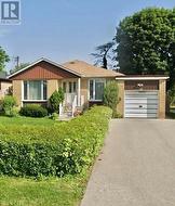 198 WATERLOO AVENUE Toronto, ON M3H 3Z2
