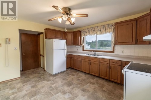 58 Chippewa St, Sault Ste. Marie, ON - Indoor Photo Showing Kitchen With Double Sink