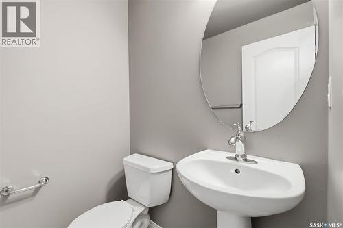 7 110 Dulmage Crescent, Saskatoon, SK - Indoor Photo Showing Bathroom