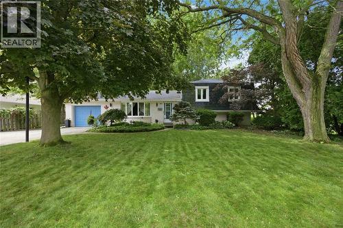 215 Turnbull AVENUE  Wallaceburg, ON N8A 2N1