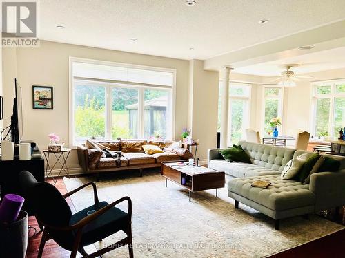 55 LAURENTIAN BOULEVARD , Vaughan, Ontario L6A 2V8 3
