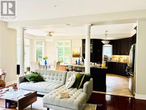 55 LAURENTIAN BOULEVARD , Vaughan, Ontario L6A 2V8 4