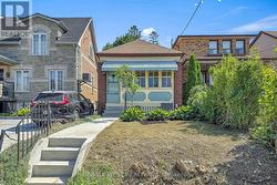59 BRANSTONE ROAD Toronto, ON M6E 4E3
