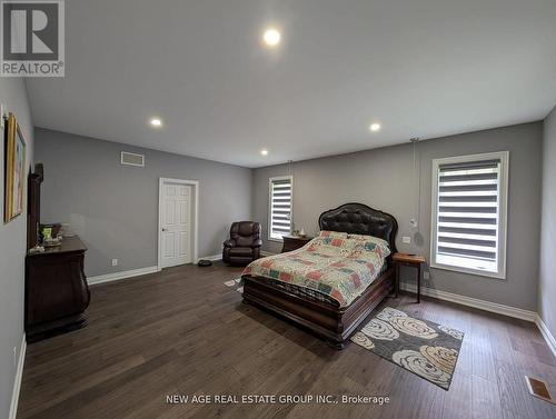 9031 Sideroad 17, Erin, ON - Indoor Photo Showing Bedroom