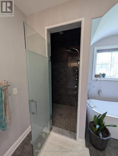 9031 Sideroad 17, Erin, ON - Indoor Photo Showing Bathroom