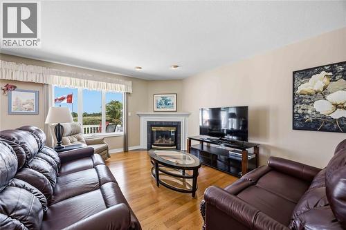 5700 Blackwell Sideroad Unit# 71, Sarnia, ON - Indoor Photo Showing Living Room With Fireplace