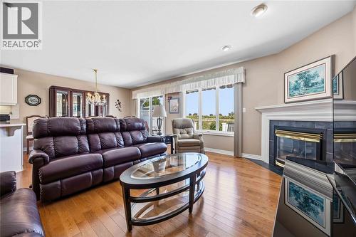5700 Blackwell Sideroad Unit# 71, Sarnia, ON - Indoor Photo Showing Living Room With Fireplace