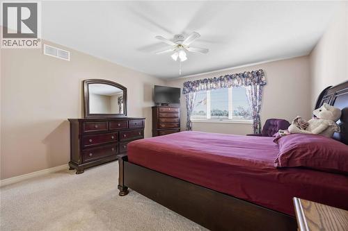 5700 Blackwell Sideroad Unit# 71, Sarnia, ON - Indoor Photo Showing Bedroom