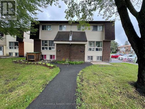 19C SONNET CRESCENT  Ottawa, ON K2H 8W8