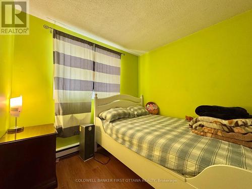 19C Sonnet Crescent, Ottawa, ON - Indoor Photo Showing Bedroom