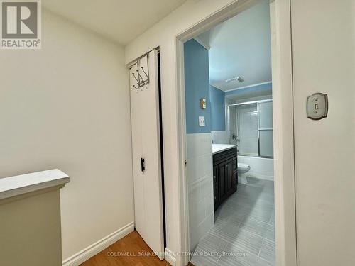 19C Sonnet Crescent, Ottawa, ON - Indoor Photo Showing Other Room