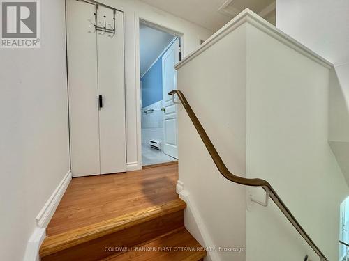 19C Sonnet Crescent, Ottawa, ON - Indoor Photo Showing Other Room