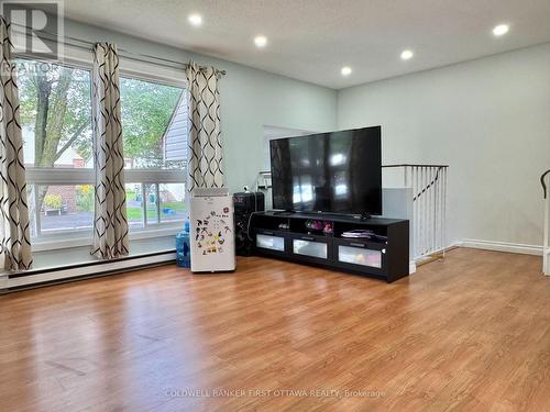 19C Sonnet Crescent, Ottawa, ON - Indoor
