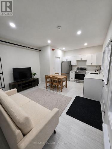 4 - 51A HAYNES AVENUE , St. Catharines, Ontario L2R 3J8 2