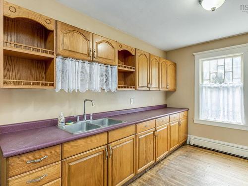 20 Queen Street, Middleton, NS - Indoor Photo Showing Kitchen With Double Sink