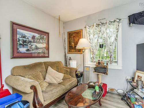 20 Queen Street, Middleton, NS - Indoor Photo Showing Living Room