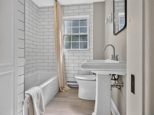 2934 Oxford Street, Halifax, NS - Indoor Photo Showing Bathroom