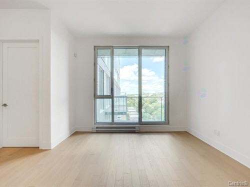 Living Room - 1021-5175 Rue Mackenzie, Montréal (Côte-Des-Neiges/Notre-Dame-De-Grâce), QC - Indoor Photo Showing Other Room