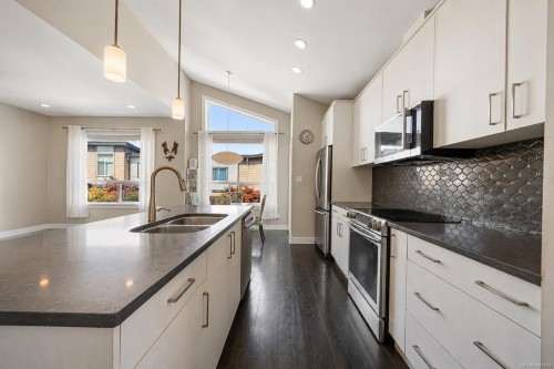 1005 Boeing Close, Langford, BC 