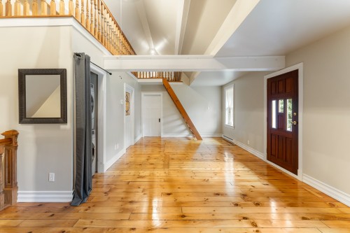 Interior - 236C Ch. De Mystic, Saint-Ignace-De-Stanbridge, QC - Indoor Photo Showing Other Room
