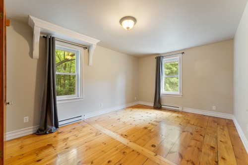 Bedroom - 236C Ch. De Mystic, Saint-Ignace-De-Stanbridge, QC - Indoor Photo Showing Other Room