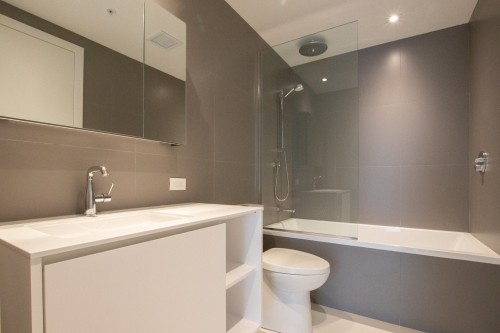 Bathroom - 507-1616 Rue Des Bassins, Montréal (Le Sud-Ouest), QC - Indoor Photo Showing Bathroom