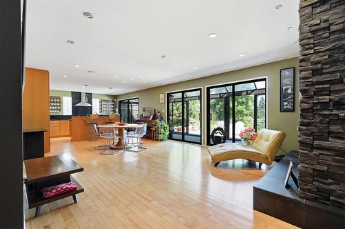 219 Edgewater Drive, Winnipeg, MB - Indoor