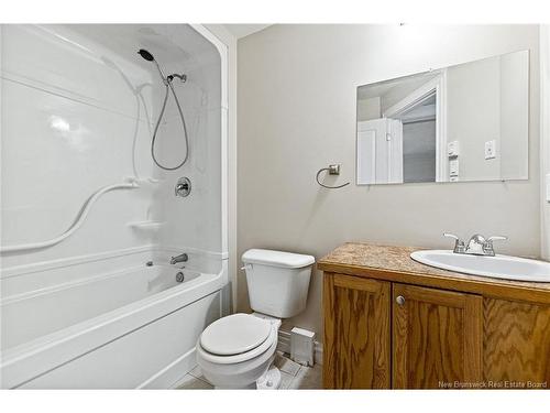 33-35 Barnaby St, Moncton, NB - Indoor Photo Showing Bathroom