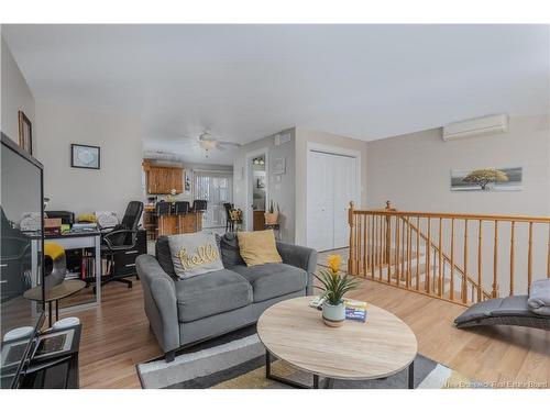 33-35 Barnaby St, Moncton, NB - Indoor Photo Showing Living Room