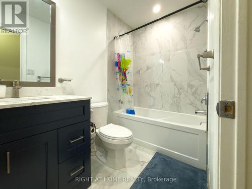 6683 Opera Glass Crescent, Mississauga, ON - Indoor Photo Showing Bathroom