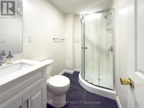 6683 Opera Glass Crescent, Mississauga, ON - Indoor Photo Showing Bathroom