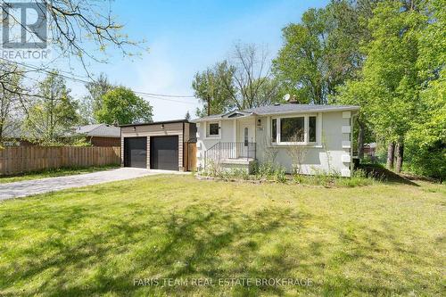 136 ORIOLE DRIVE  East Gwillimbury, ON L9N 1G9