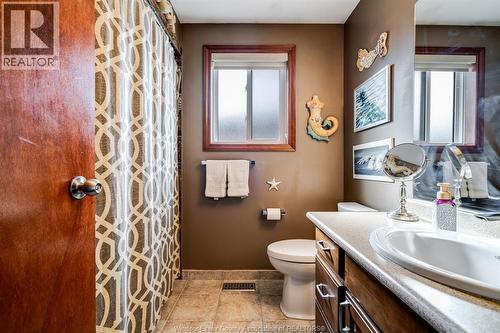 2677 Robert Road, Windsor, ON - Indoor Photo Showing Bathroom