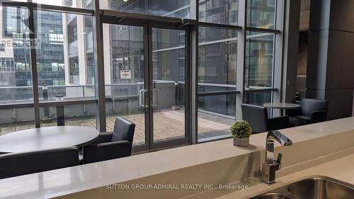 809 - 2093 Fairview Street, Burlington, ON - 