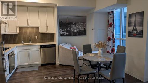 809 - 2093 Fairview Street, Burlington, ON - Indoor