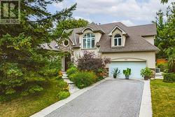 471 THE KINGSWAY Toronto, ON M9A 3W5