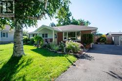11 Oriole PARKWAY Chatham, ON N7M 5J5
