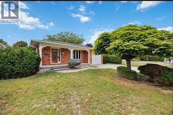 273 TWIN LAKES DRIVE Sarnia, ON N7S 4Y4
