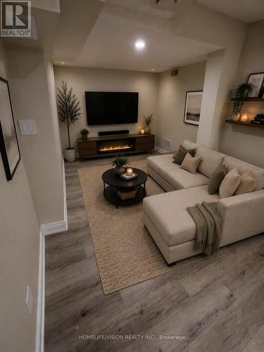 LOWER - 824 CROWELLS STREET , Oshawa, Ontario L1K 1X3 4