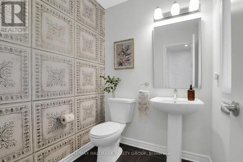 Powder room - 636 Eagle Crest Heights, Ottawa, ON - Indoor Photo Showing Bathroom