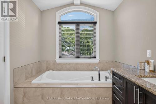 856 Norton Avenue, Ottawa, ON - Indoor Photo Showing Bathroom