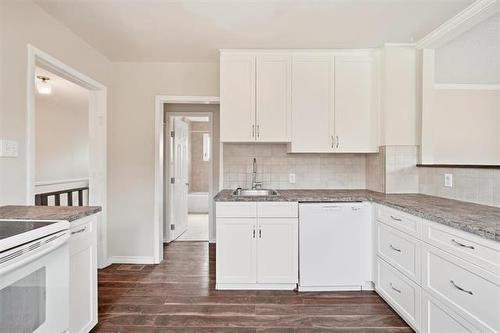 420 Dufferin Ave, Selkirk, MB - Indoor Photo Showing Kitchen