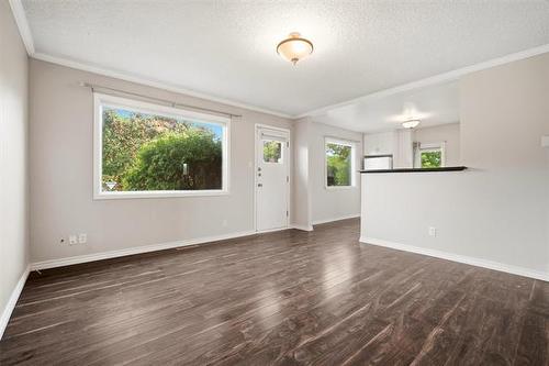420 Dufferin Ave, Selkirk, MB - Indoor